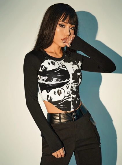 T-shirt court imprimé figure manches raglan
